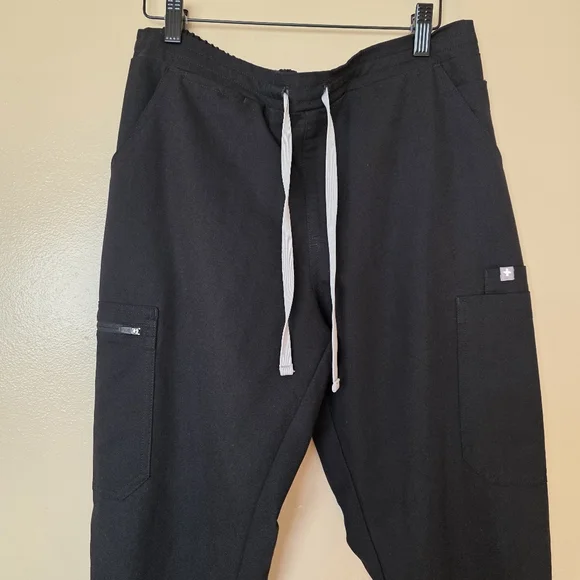 FIGS Yola High Waisted Skinny Tapered Leg Scrub Pants M Black  Tailored Nursing - Picture 3 of 16
